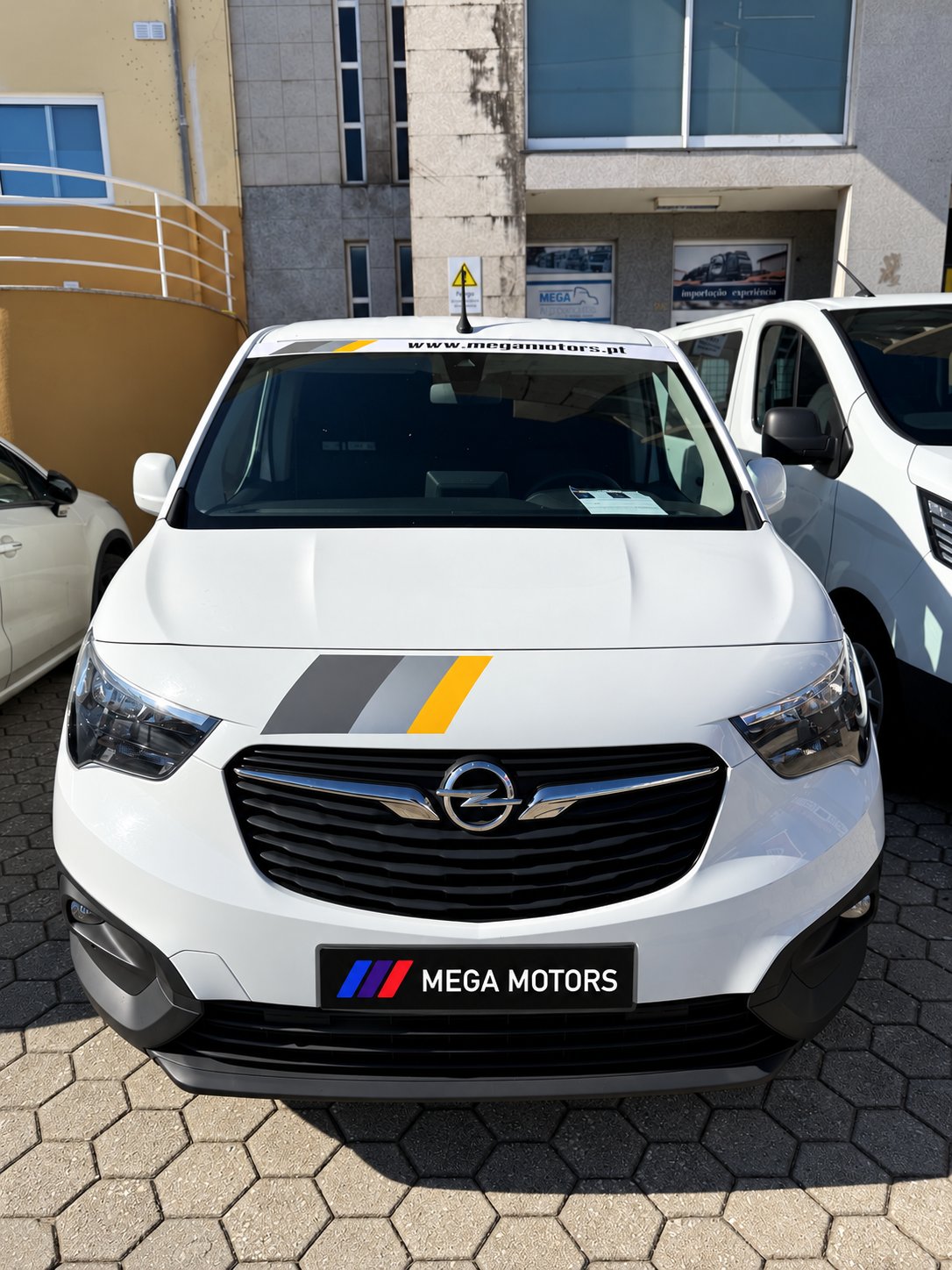 OPEL COMBO usado à venda